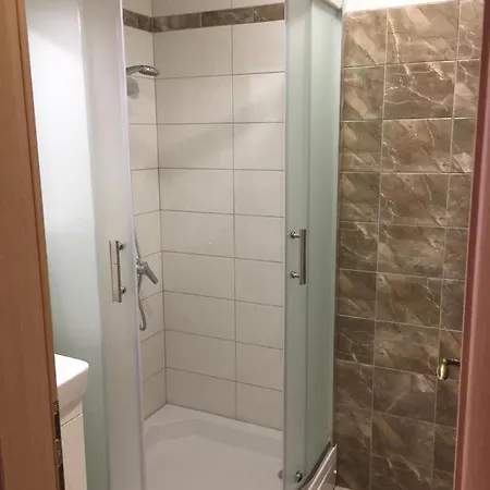 Spacious In A Quiet Neighborhood Appartamento