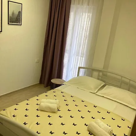 Spacious In A Quiet Neighborhood Appartamento